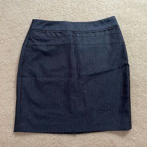 Navy blue pencil skirt. The Limited size 6